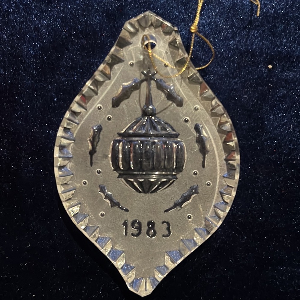 Waterford 1983 Crystal Christmas Ornament in original velvet box & velvet pouch